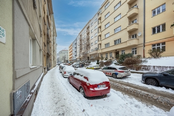 Budova - Prodej bytu 2+1 v družstevním vlastnictví 66 m², Praha 10 - Vršovice