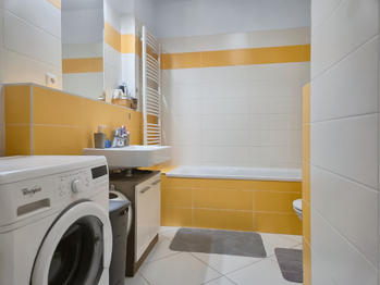 Pronájem bytu 2+kk v osobním vlastnictví 65 m², Praha 10 - Dolní Měcholupy