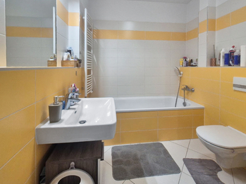 Pronájem bytu 2+kk v osobním vlastnictví 65 m², Praha 10 - Dolní Měcholupy