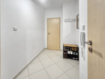 Pronájem bytu 2+kk v osobním vlastnictví 65 m², Praha 10 - Dolní Měcholupy