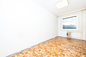 Ložnice s jihozápadní stranou - Prodej bytu 4+1 v družstevním vlastnictví 86 m², Ústí nad Labem