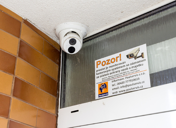 Vchod pod kamerou - Prodej bytu 4+1 v družstevním vlastnictví 86 m², Ústí nad Labem