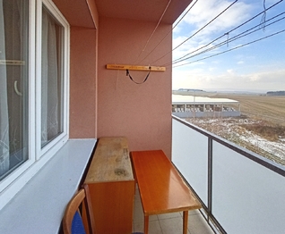 Příjemným bonusem je lodžie - Prodej bytu 1+kk v osobním vlastnictví 20 m², Lubná