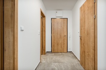 Prodej bytu 2+kk v osobním vlastnictví 55 m², Praha 5 - Hlubočepy