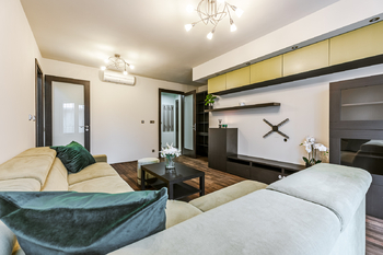 Pronájem bytu 4+1 v osobním vlastnictví 86 m², Praha 8 - Kobylisy