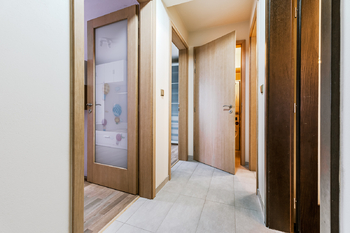 Pronájem bytu 4+1 v osobním vlastnictví 86 m², Praha 8 - Kobylisy