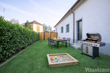 Pohled na dům a zahradu, vizualizace možného zařízení - Prodej domu 105 m², Roudnice nad Labem