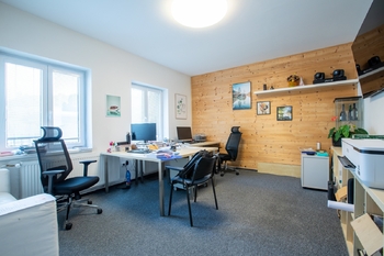 Pokoj, současný stav - kancelář - Prodej domu 105 m², Roudnice nad Labem