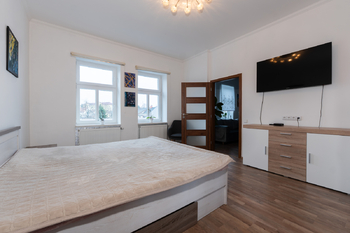 Prodej domu 368 m², Novosedlice