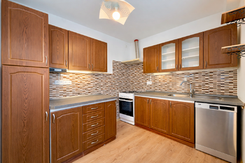 Kuchyň - Pronájem bytu 2+1 v osobním vlastnictví 54 m², Praha 4 - Nusle 