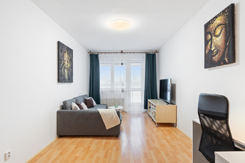 obývací pokoj - Prodej bytu 2+1 v osobním vlastnictví 73 m², Praha 10 - Strašnice