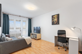 obývací pokoj - Prodej bytu 2+1 v osobním vlastnictví 73 m², Praha 10 - Strašnice