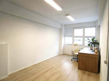 Pronájem kancelářských prostor 77 m², Praha 9 - Hloubětín