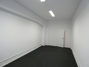 Pronájem kancelářských prostor 25 m², Praha 9 - Hloubětín