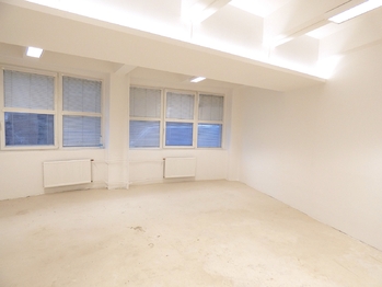 Pronájem kancelářských prostor 40 m², Praha 9 - Hloubětín