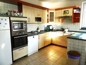 Kuchyňský kout. - Prodej domu 396 m², Přehořov