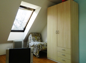 Druhý z podkrovních pokojů. - Prodej domu 396 m², Přehořov