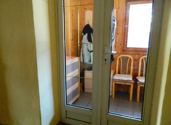 Dveře do haly. - Prodej domu 396 m², Přehořov