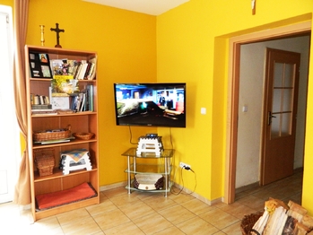 Obytná místnost. - Prodej domu 396 m², Přehořov