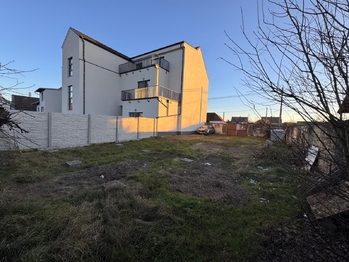 Prodej pozemku 853 m², Znojmo