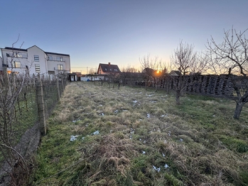 Prodej pozemku 853 m², Znojmo