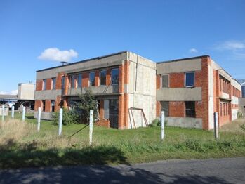 Prodej obchodních prostor 1600 m², Oskořínek