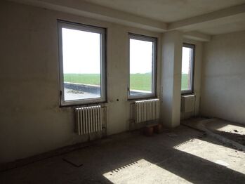 Prodej obchodních prostor 1600 m², Oskořínek
