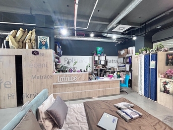 Pronájem obchodních prostor 192 m², Praha 9 - Vysočany