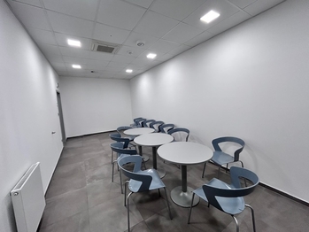 Pronájem obchodních prostor 192 m², Praha 9 - Vysočany