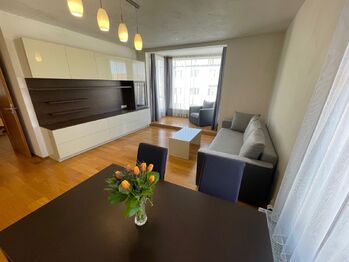 Pronájem bytu 2+kk v osobním vlastnictví 65 m², Praha 7 - Holešovice