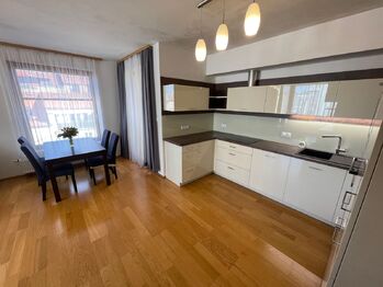 Pronájem bytu 2+kk v osobním vlastnictví 65 m², Praha 7 - Holešovice