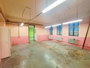 Pronájem výrobních prostor 185 m², Železný Brod