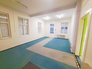 Pronájem výrobních prostor 185 m², Železný Brod