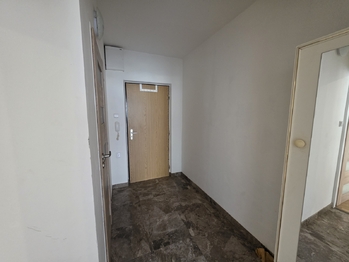 chodba - Prodej bytu 2+kk v družstevním vlastnictví 40 m², Krupka