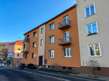 pohled na dům - Pronájem bytu 2+kk v osobním vlastnictví 65 m², Ústí nad Labem