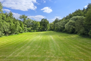 Prodej pozemku 1798 m², Krásná Hora nad Vltavou