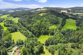 Prodej pozemku 1798 m², Krásná Hora nad Vltavou