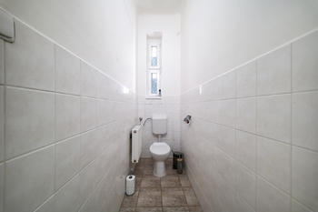 toaleta - Pronájem bytu 4+1 v osobním vlastnictví 154 m², Brno