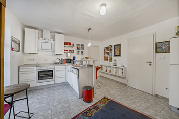 výměnek - kuchyň - Prodej apartmánu 360 m², Písečné