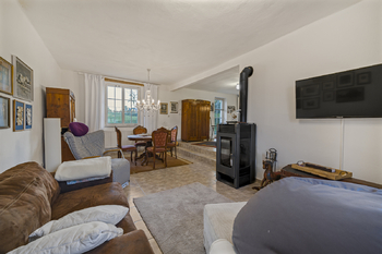 výměnek - obývací pokoj - Prodej apartmánu 360 m², Písečné