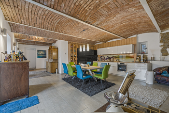 hlavní budova - kuchyň - Prodej apartmánu 360 m², Písečné