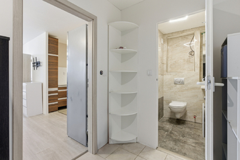 Prodej bytu 2+kk v osobním vlastnictví 47 m², Praha 6 - Řepy