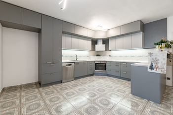 Prodej domu 241 m², Okrouhlo