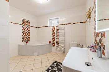 Prodej domu 241 m², Okrouhlo