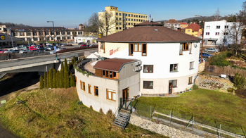 BUDOVA  - Prodej obchodních prostor 200 m², Týnec nad Sázavou