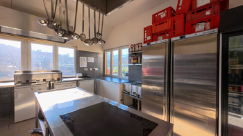 KUCHYNĚ - Prodej obchodních prostor 200 m², Týnec nad Sázavou