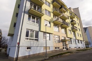 pohled na dům - Pronájem bytu 3+kk v družstevním vlastnictví 76 m², Praha 4 - Chodov