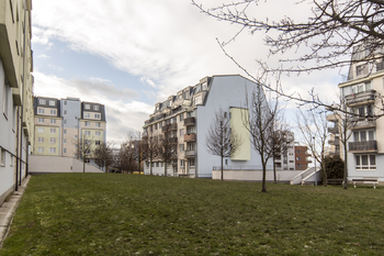 okolí domu - Pronájem bytu 3+kk v družstevním vlastnictví 76 m², Praha 4 - Chodov