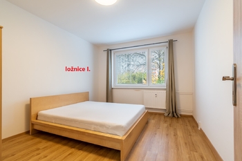 Ložnice I. - Prodej bytu 4+1 v osobním vlastnictví 104 m², Praha 4 - Háje
