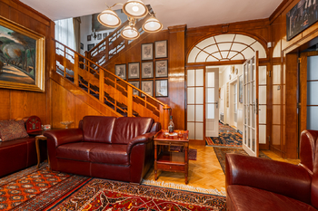 Salon z jasanového dřeva - Prodej domu 464 m², Praha 10 - Vinohrady